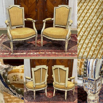 Paire de cabriolets d'époque Louis XVI en hêtre recouverts d'une peinture polychrome