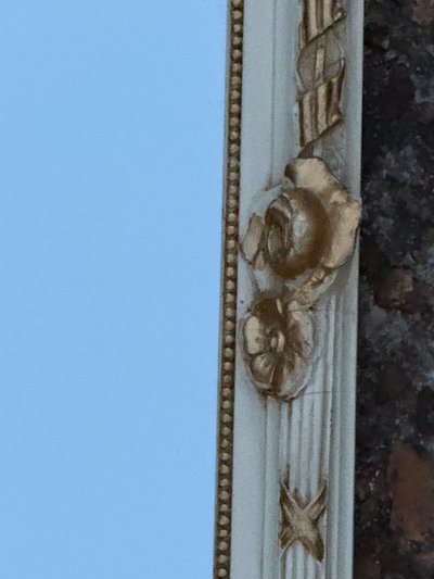 Specchio in legno dipinto