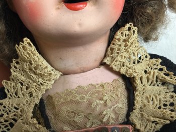 Poupée ancienne en costume breton 