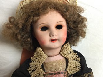 Poupée ancienne en costume breton 