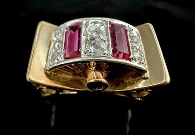 Anello a nodo in oro giallo e bianco con diamanti taglio rosa e rubini