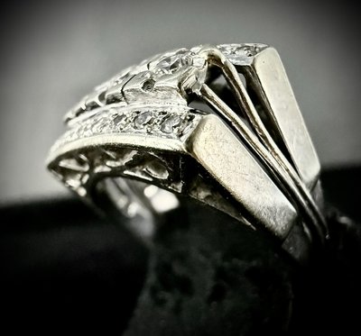 Weißgoldring mit 0,62 Karat Diamanten