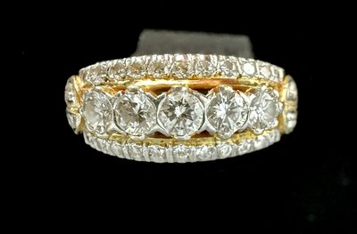 Bague or jaune sertie de 1 carat de brillants
