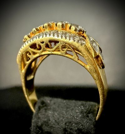Bague or jaune sertie de 1 carat de brillants