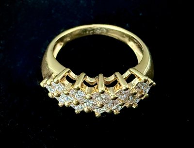 Bague or jaune sertie de 1,92 carats de diamants princesse