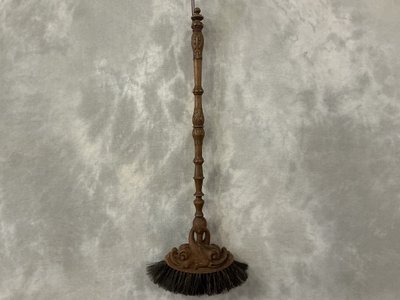 Belle balayette de cheminée ancienne en bois sculpté d'époque 19 ème 