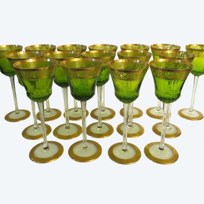 1 Roemer Verre à Vin d'Alsace Couleur Chartreuse En Saint Louis Thistle Or Cristal Signé