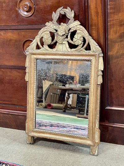 Specchio in legno dorato Luigi XVI del XVIII secolo