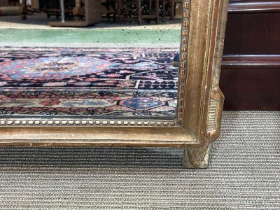 Specchio in legno dorato Luigi XVI del XVIII secolo