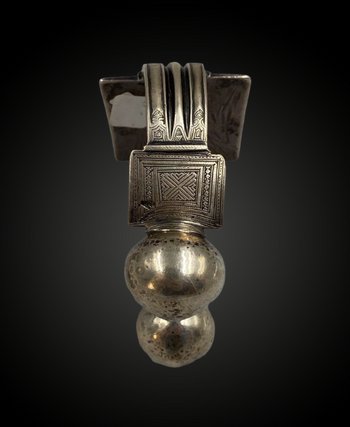 Due pesanti BRACCIALI ALLA CAVIGLIA o cavigliere Niger, Tuareg Inizio XX secolo Argento