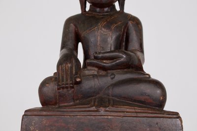 Antica immagine del Buddha seduto, Myanmar