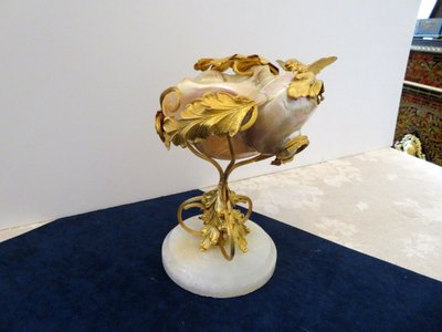 Napoleon III 19th-century gilt-bronze shell and bird trinket dish