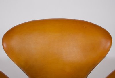 Fauteuil Swan en Cuir – Arne Jacobsen