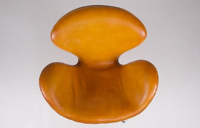 Fauteuil Swan en Cuir – Arne Jacobsen