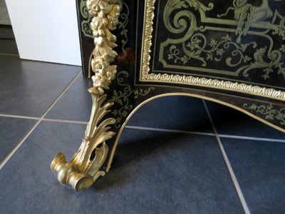 Attribuito a Mellier, comò con intarsi Boulle, XIX secolo, stile Regency.