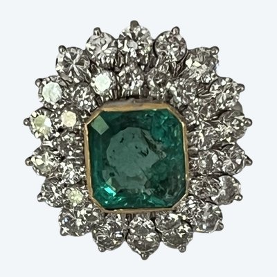6809- Vintage White Gold Colombian Emerald Ring (Certified) Diamonds