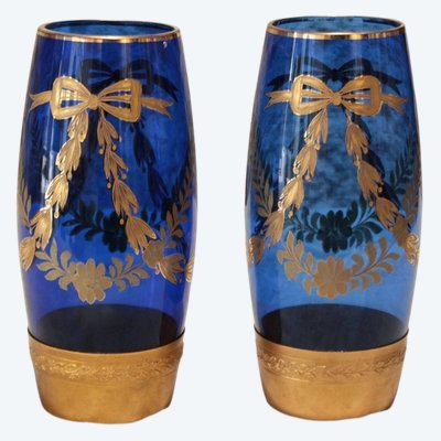 Paire de vases en verre bleu gravés et dorés monture en laiton  fin 19ème siècle