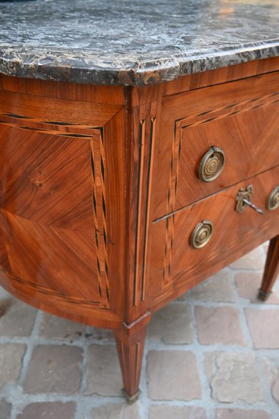 Commode forme demi lune d époque Directoire