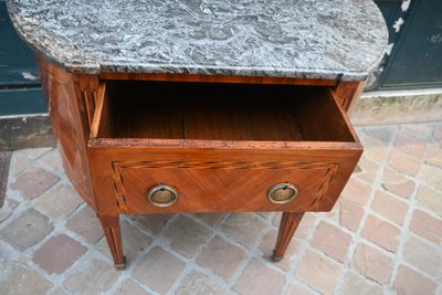 Commode forme demi lune d époque Directoire