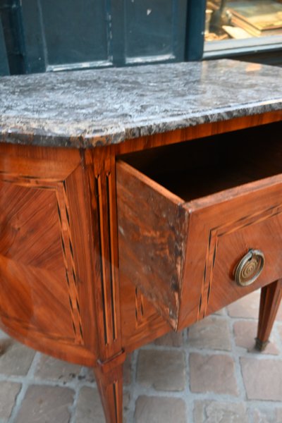 Commode forme demi lune d époque Directoire