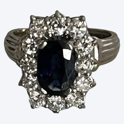 7190- Bague Or Gris Saphir Diamants