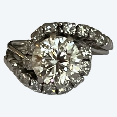962- White Gold Diamond Ring (1.90 ct in the center)