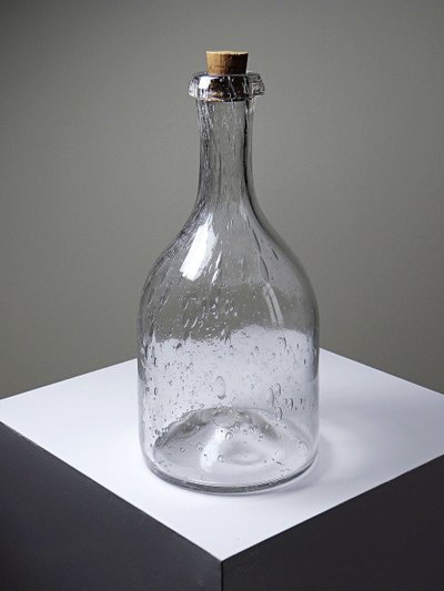 Grande bouteille ancienne en verre soufflé bullé, début XXe 1900-1920