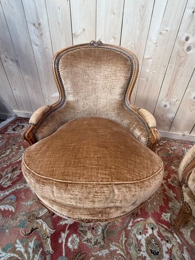 Pair of Louis XV glossy brown velvet shepherdesses