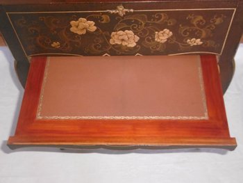 Tavolo da soggiorno laccato in stile Luigi XV
