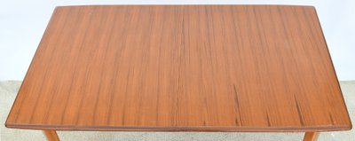 Table de style scandinave