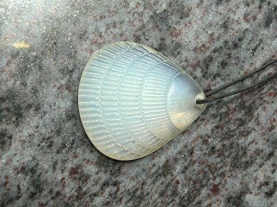 René Lalique ( 1860-1945) pendant shell bluish glass - art nouveau