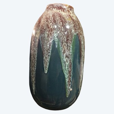 Große Vase mit der Aufschrift GF