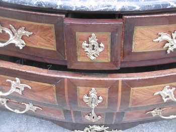 Commode tombeau époque Louis XV  XVIIIe siècle