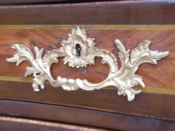 Commode tombeau époque Louis XV  XVIIIe siècle