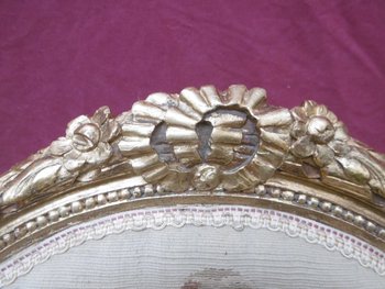 Suite De Quatre Fauteuils style Louis XVI à Dossier Médaillon