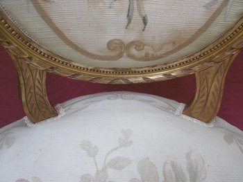 Suite De Quatre Fauteuils style Louis XVI à Dossier Médaillon
