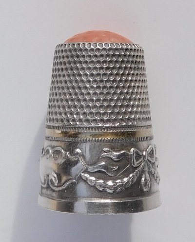 Dé à coudre ancien en argent massif avec calotte en pierre nécessaire couture fin XIXe