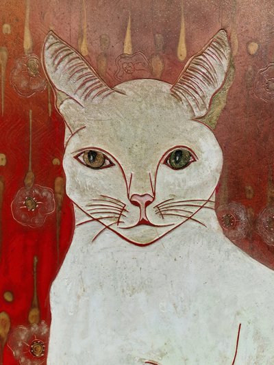 Important panneau en laque art déco chat blanc au tapis persan rouge khao manee thailande