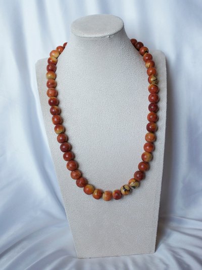Collana vintage anni '60-'70 in corallo mela o spugna naturale con perline grandi