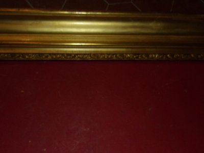 Cornice del XIX secolo in legno dorato.