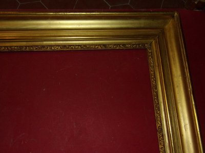 Cornice del XIX secolo in legno dorato.
