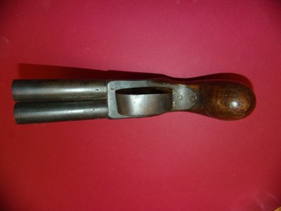 Pistolet percussion à double canon, époque 19ème.