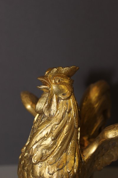 Skulptur eines Hahns aus vergoldeter Bronze, Ende des 19. Jahrhunderts