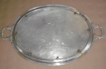 Großes Tablett aus versilbertem Metall XIX.