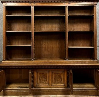 Large double-sided display case – Renaissance style – Walnut and burl wood – 19th century