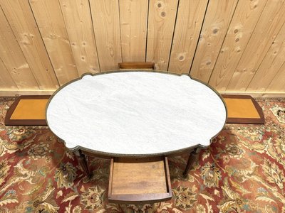 Bouillotte-Couchtisch im Louis XVI-Stil