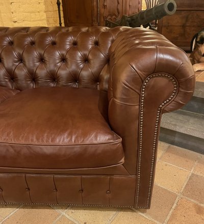 Brown Leather 2-seater Chesterfield Sofa