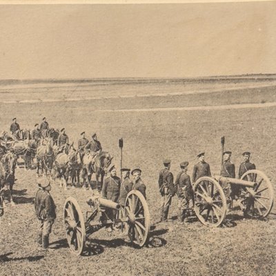 Photograph of Emperor Nicholas II with artillery by M.M. de Jongh Brothers, 1899
