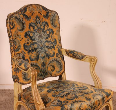 fauteuil sculpté rechampi de style louis XV -19° siècle