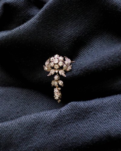Blumenbrosche mit 3 ct Diamanten oder Miedervorderseite aus 18 Karat Gold und Silber